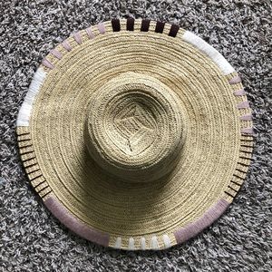 Floppy beach hat - worn once!